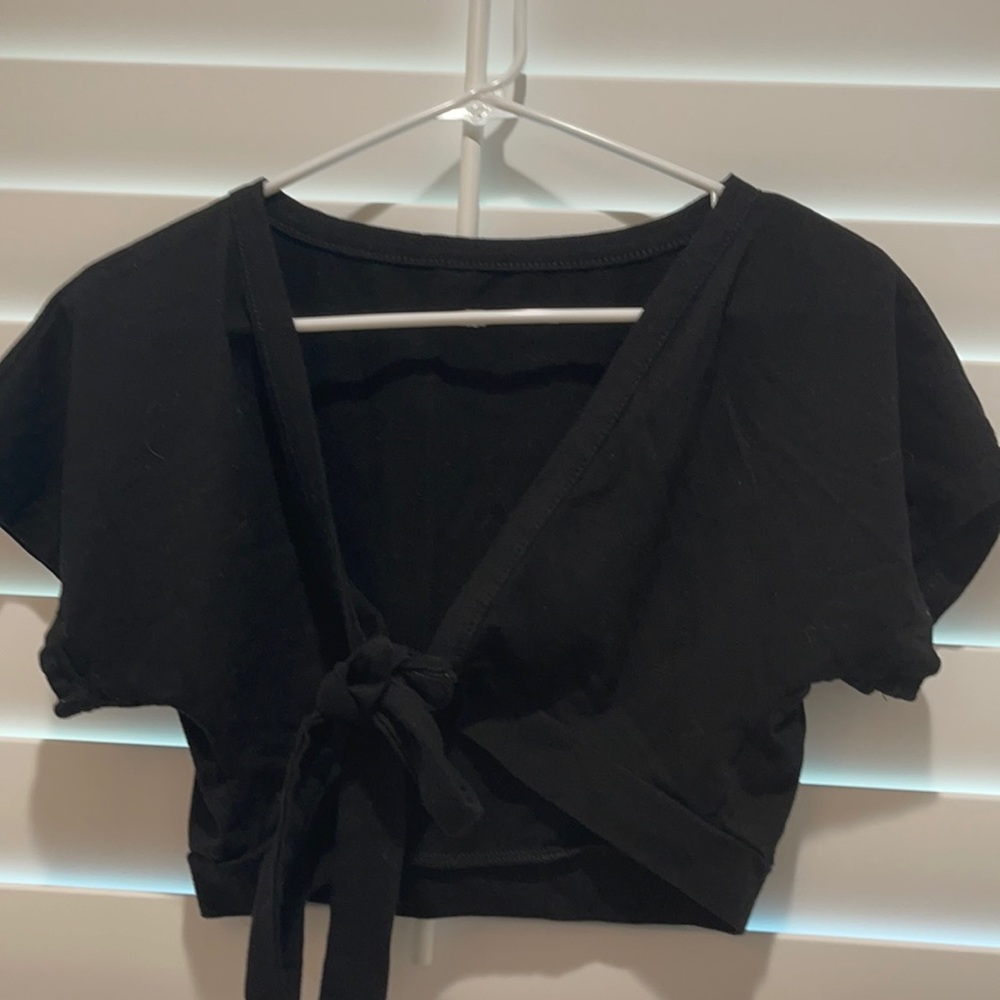 Black wrap around tie top